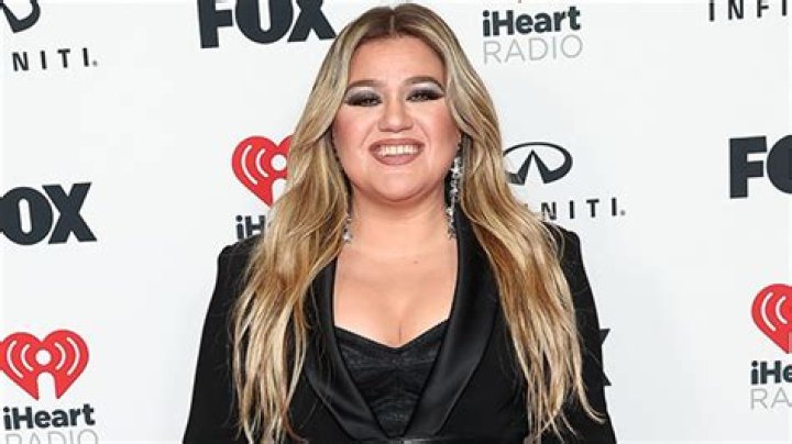 Is Kelly Clarkson Single? All About Her Relationship Status and More Hollywood Life |